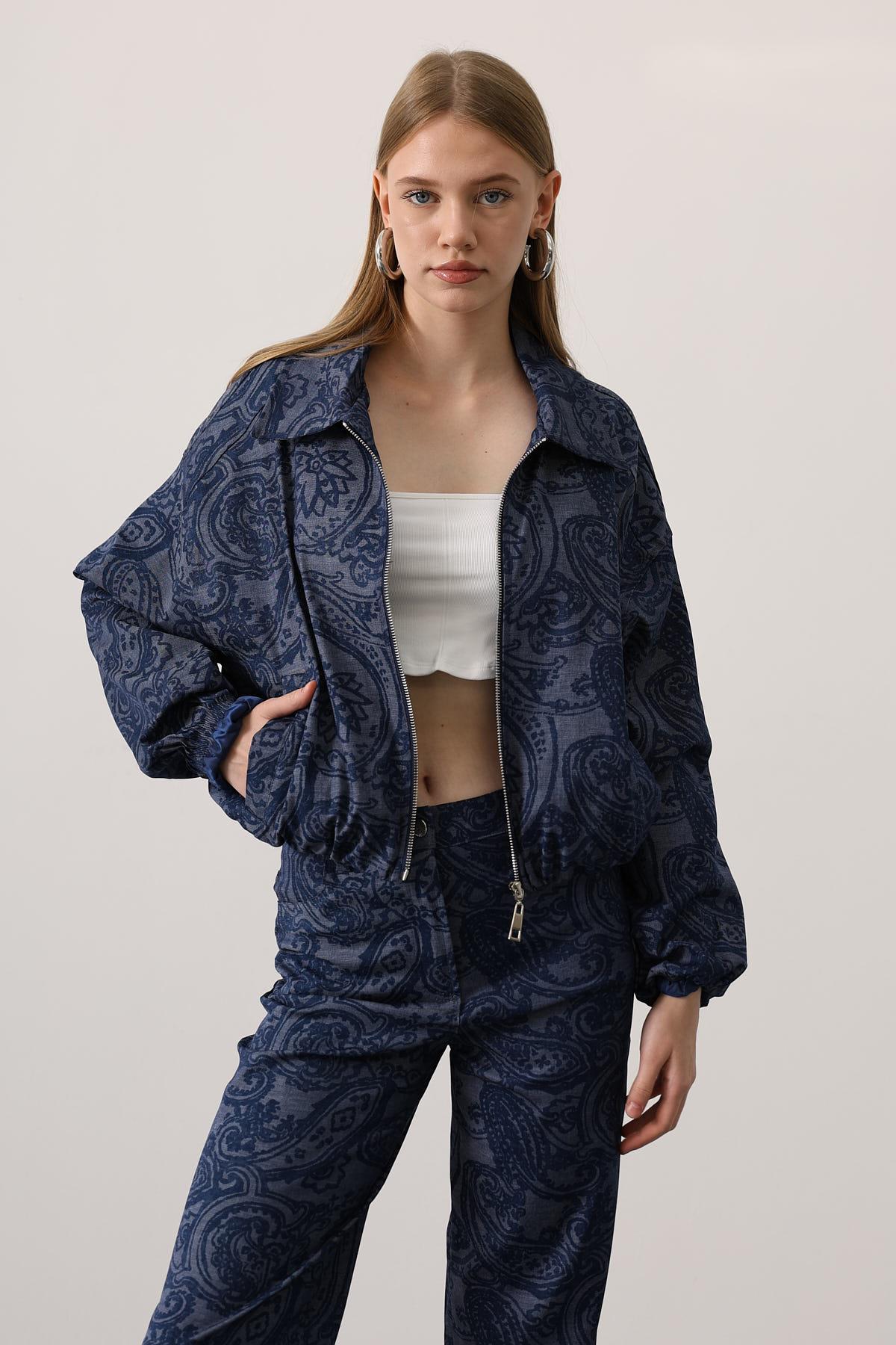 Chaqueta Azul con Paisley