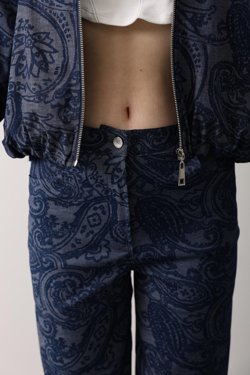 Pantalón Azul con Paisley