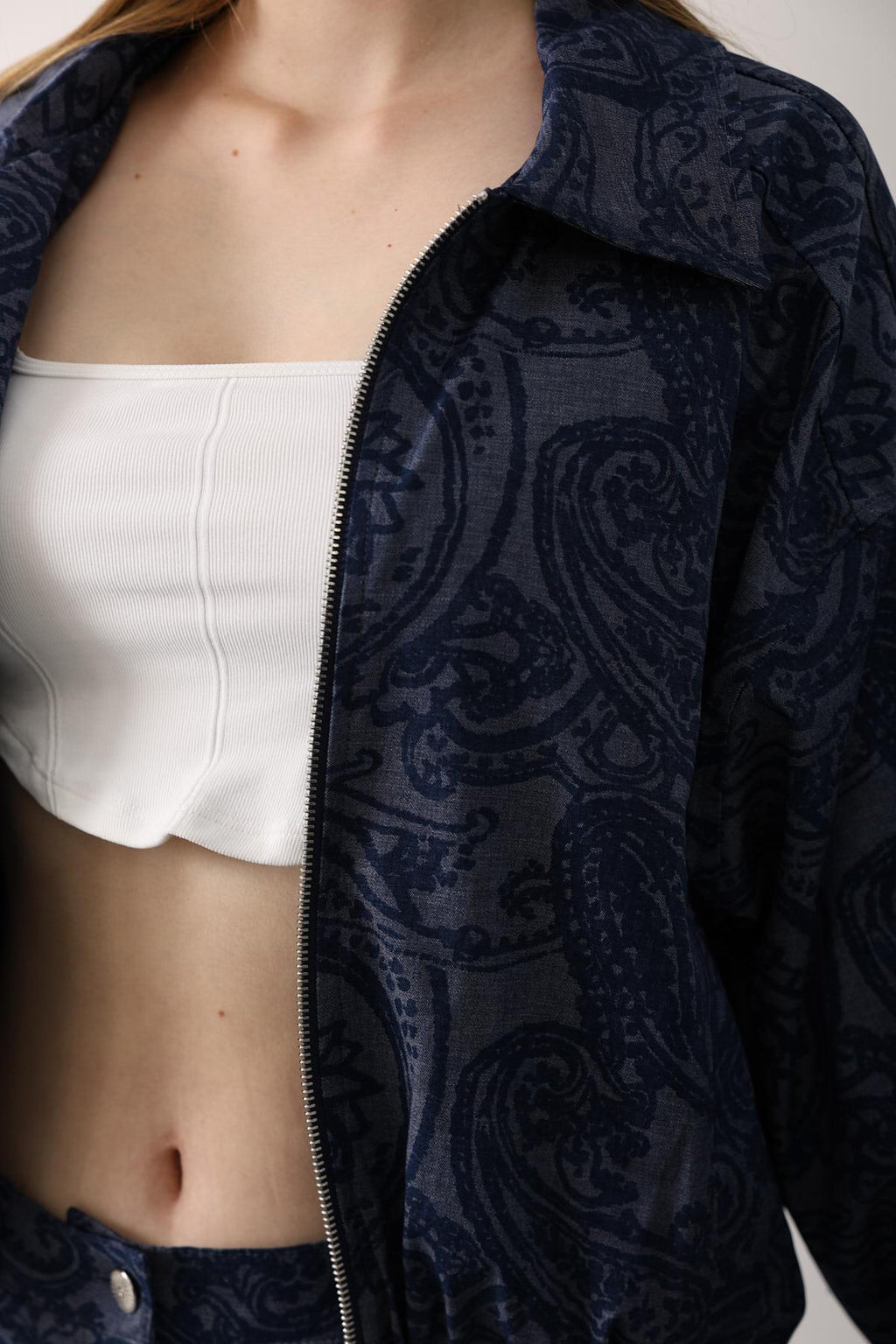 Pantalón Azul con Paisley