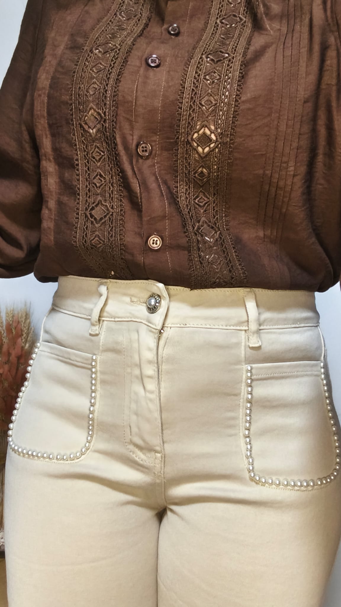 Pantalón Beige Perlas